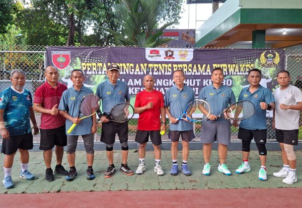Tennis Lapangan (3)