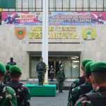 Karumkit Tk. II Pelamonia Pimpin Upacara Bendera Mingguan