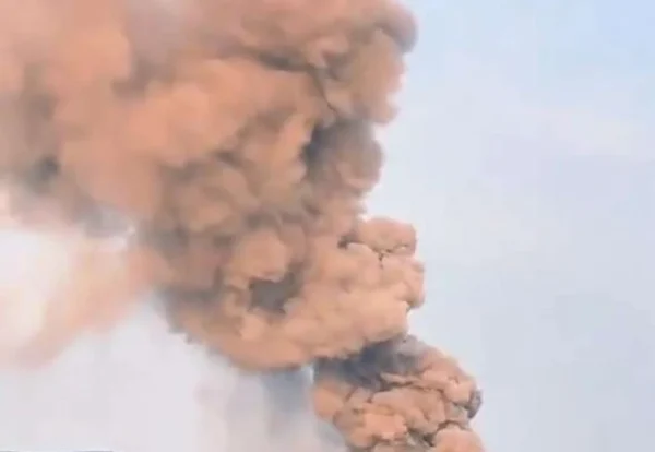 imbauan-menkes-tekait-abu-vulkanik-gunung-anak-krakatau--thumbnail-805